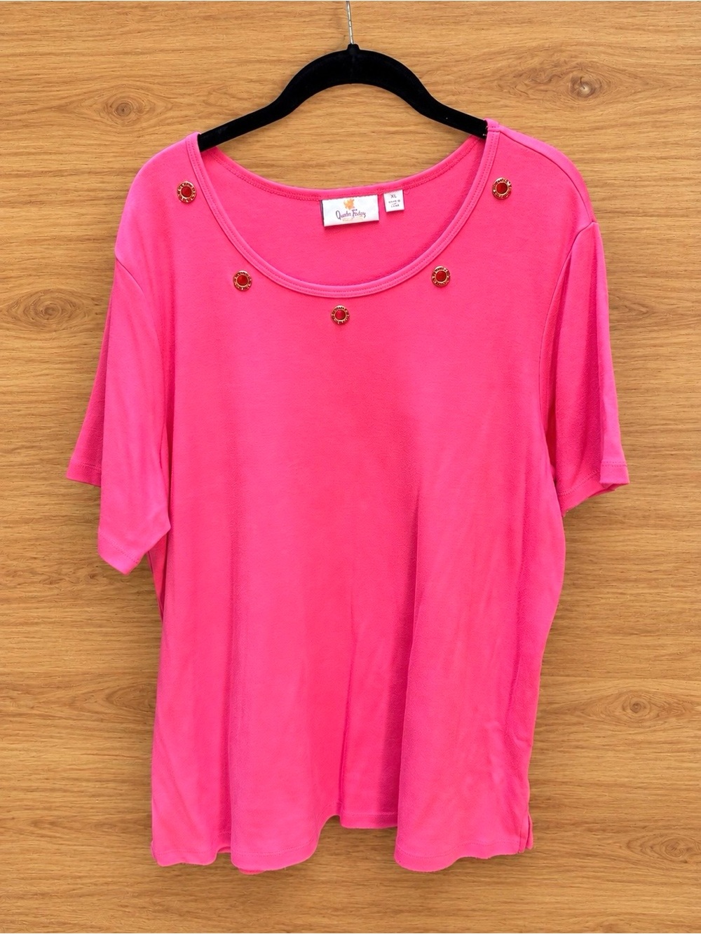 Quacker Factory XL Hot Pink Short Sleeve Scoop Neck Shirt with Ruby Charms